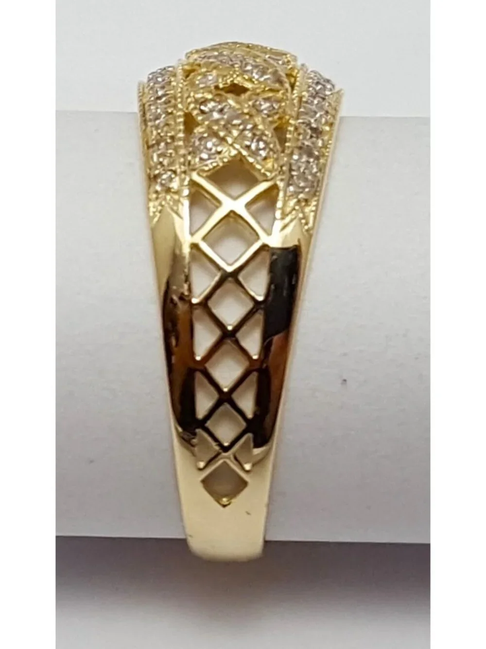 Exquisite 14K Karat Solid Yellow Gold Designer Cluster Diamond Ring - Size 9.5